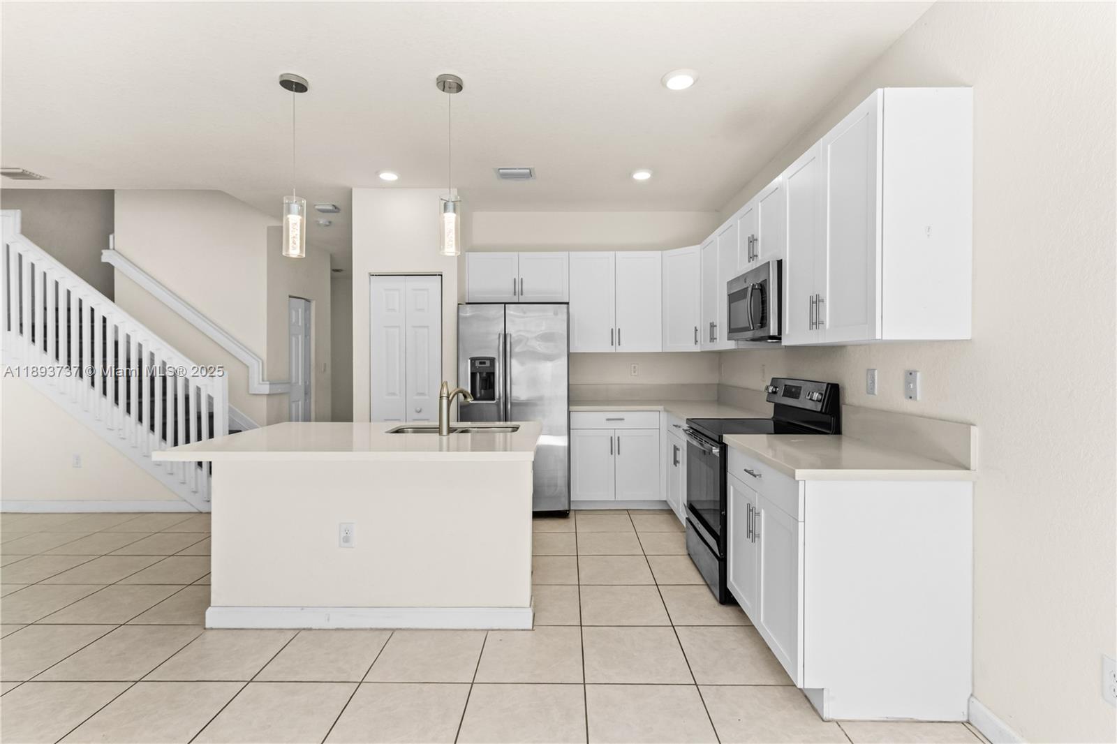 AQUABELLA SECTION ONE - Residential