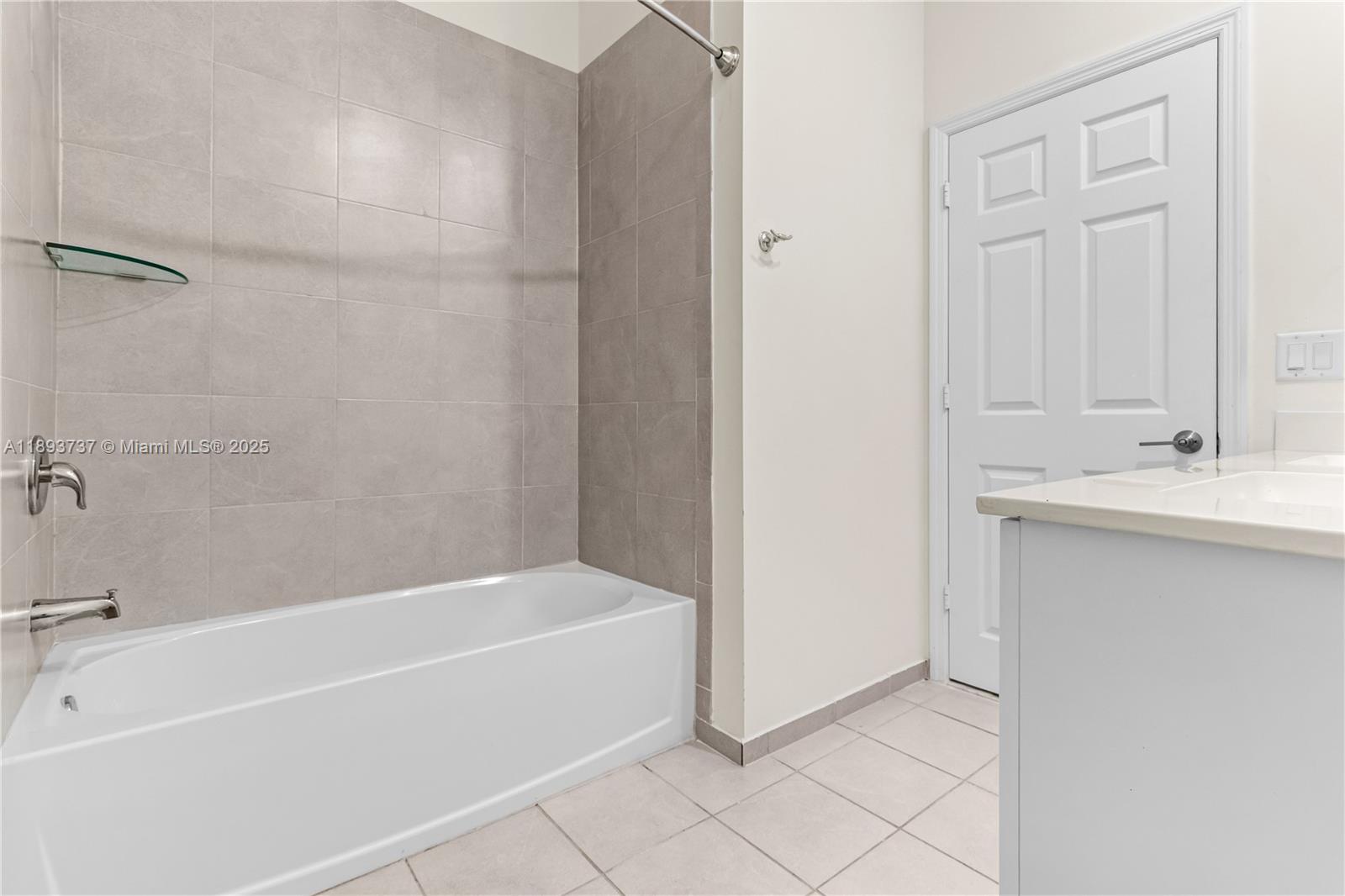 AQUABELLA SECTION ONE - Residential