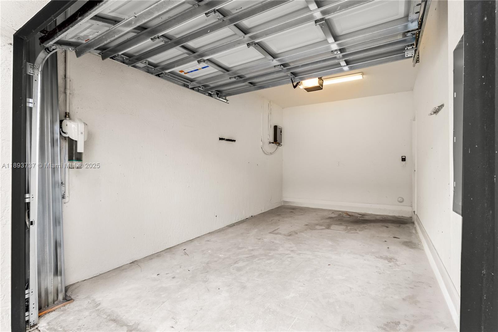 AQUABELLA SECTION ONE - Residential