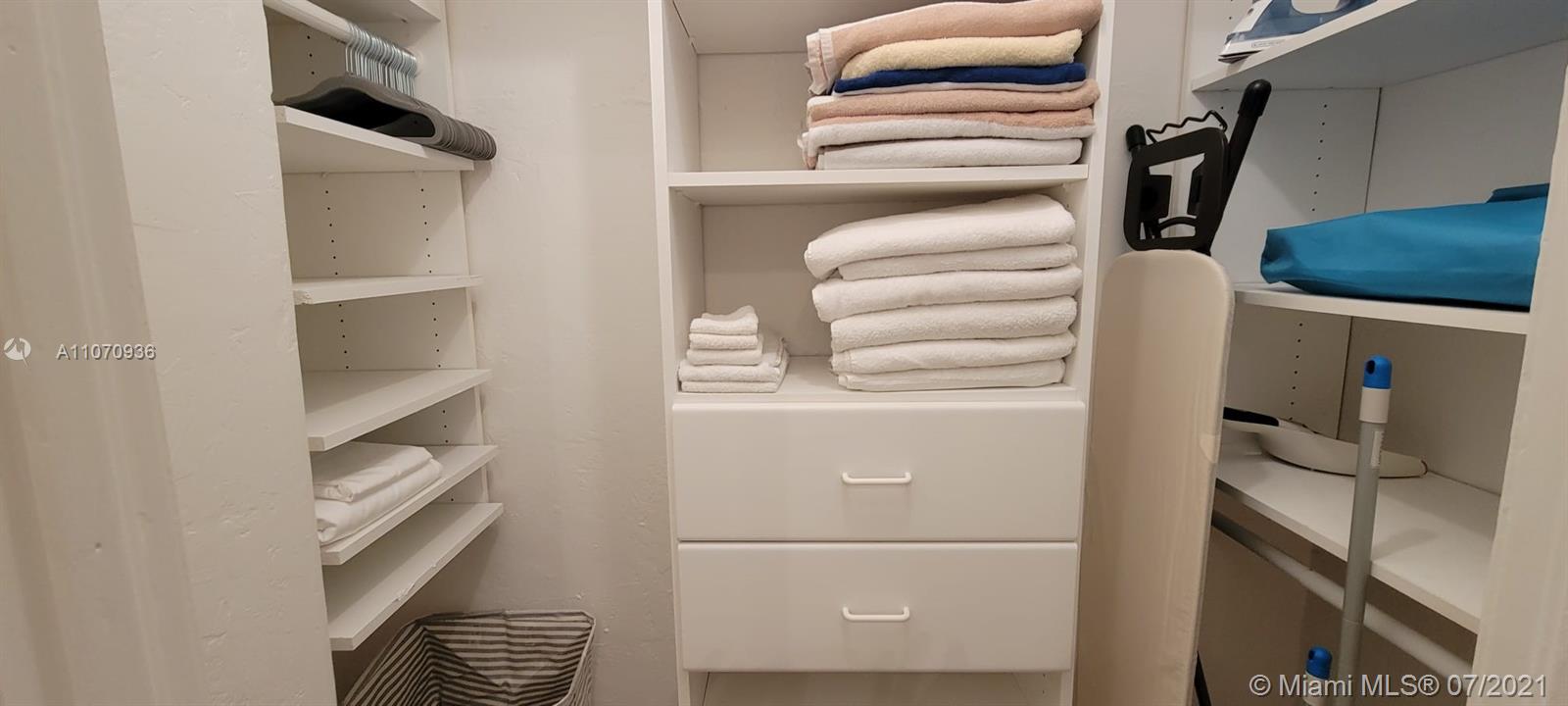 THE MANTELL CONDO - Residential Lease