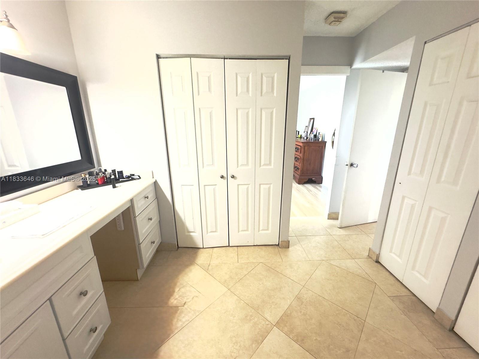 DELVISTA TOWERS CONDO - Residential