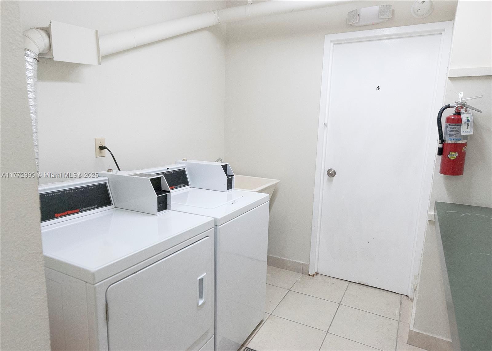 5838 CONDOMINIUM - Residential