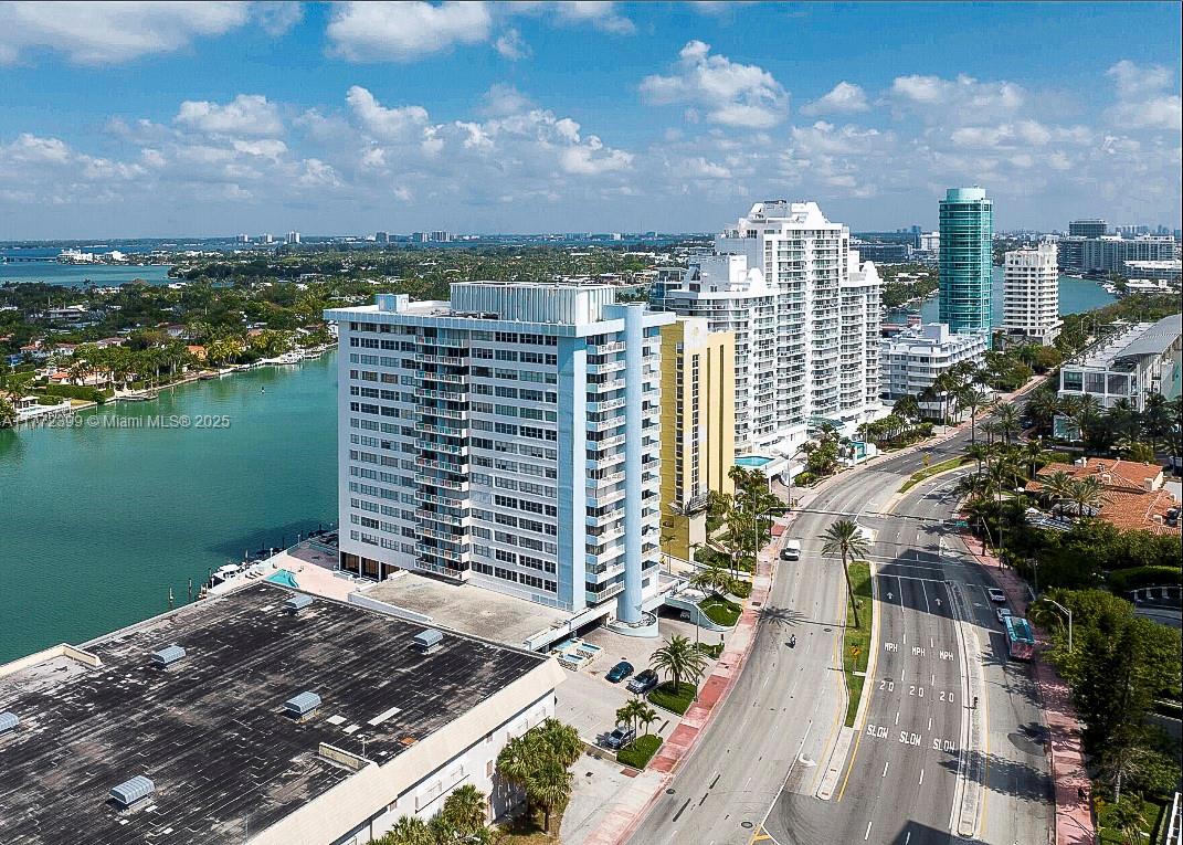 5838 CONDOMINIUM - Residential