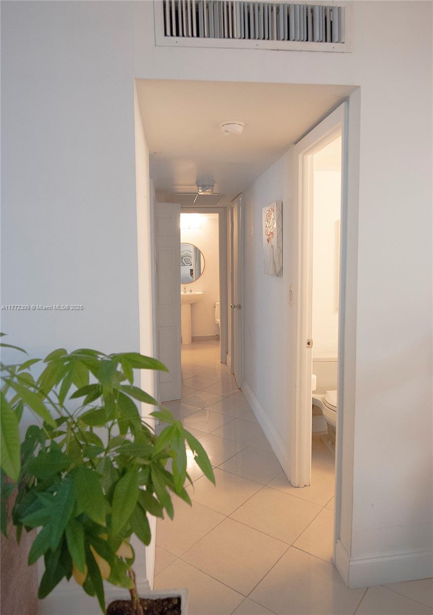 5838 CONDOMINIUM - Residential