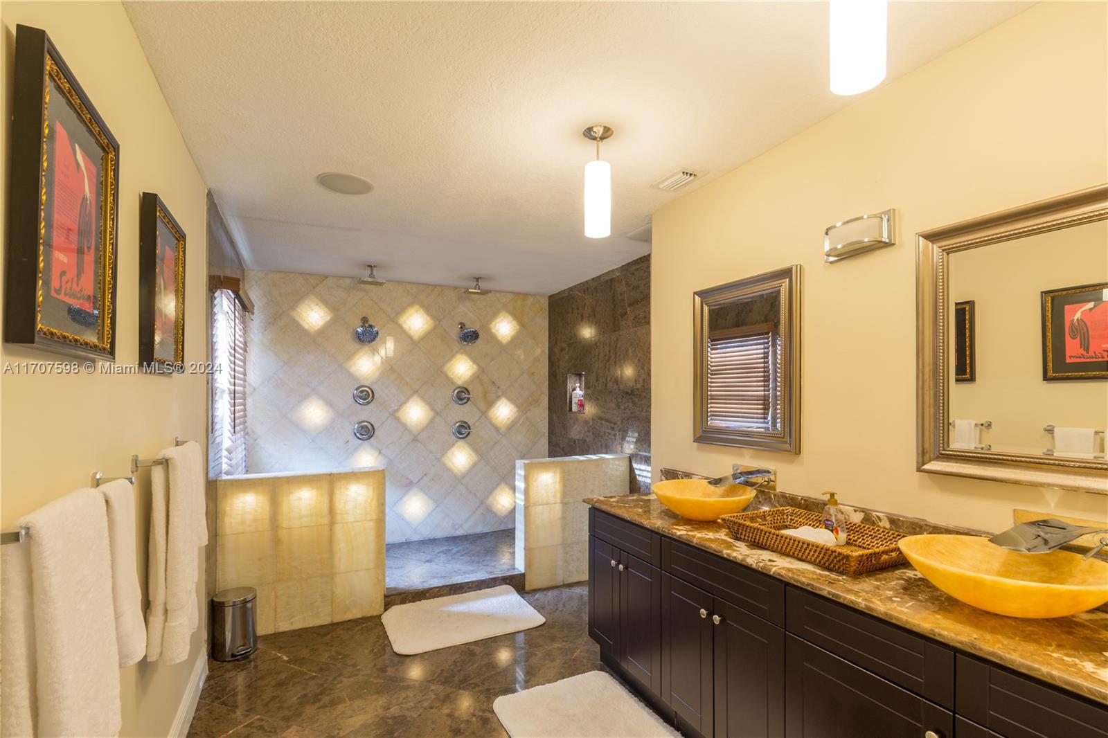 Address Not Disclosed, Hollywood, Broward County, Florida - 5 Bedrooms  
5 Bathrooms - 