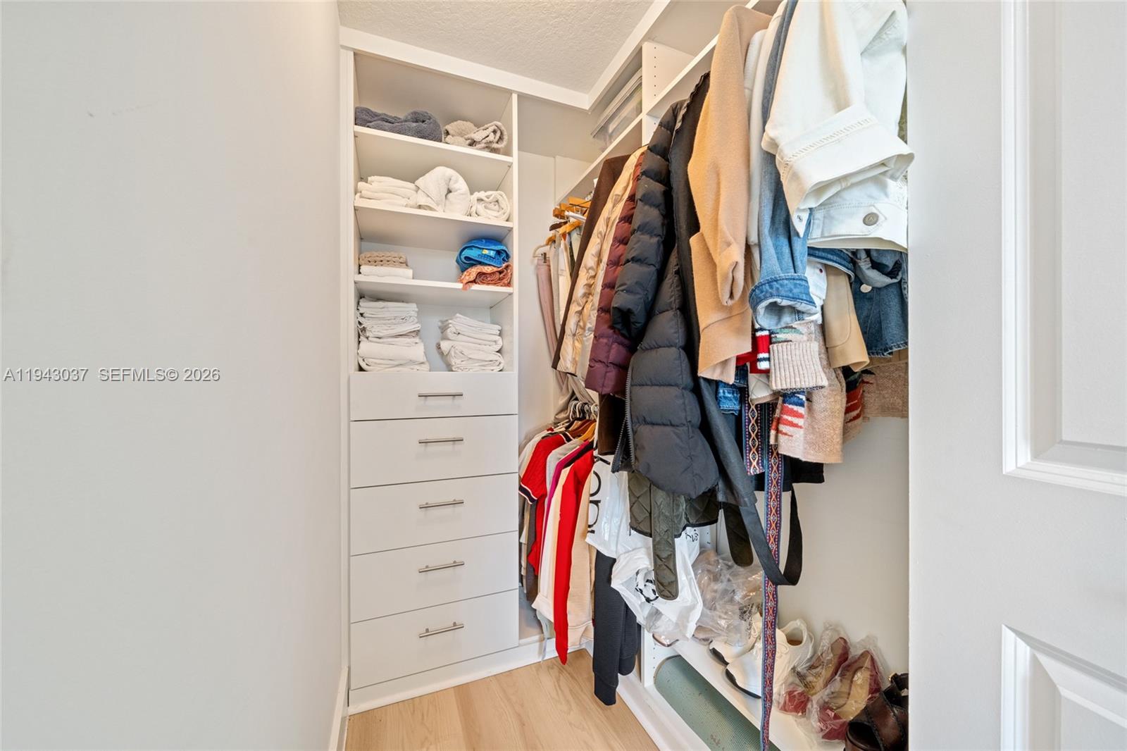 DOWNTOWN DORAL SOUTH PHAS - Residential