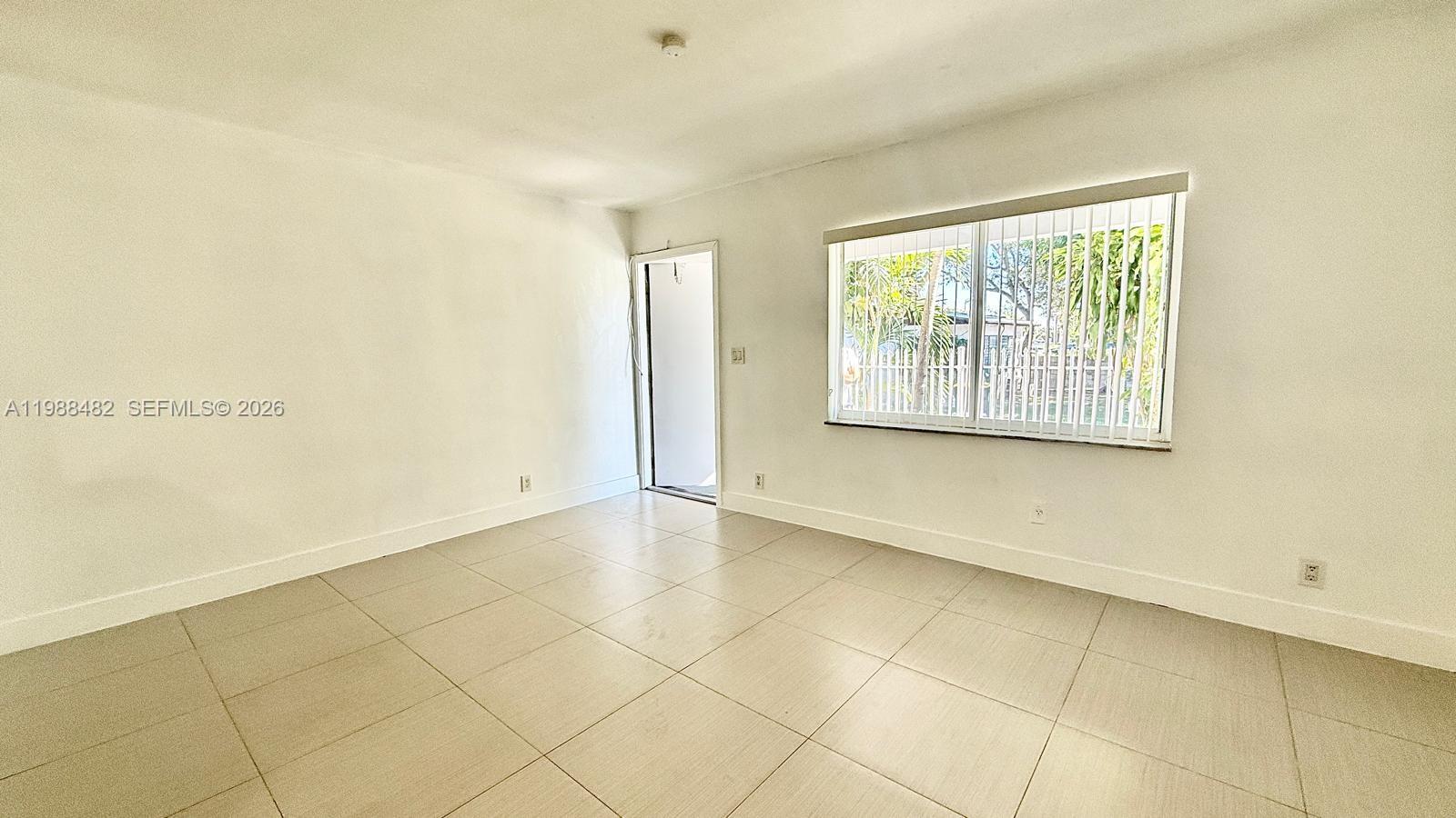 NORTH HOLLYWOOD - Residential Lease