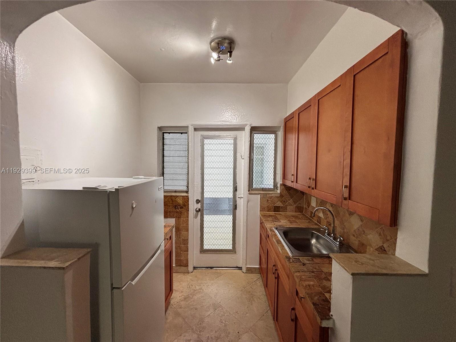 LINCOLN SUB - Residential Lease