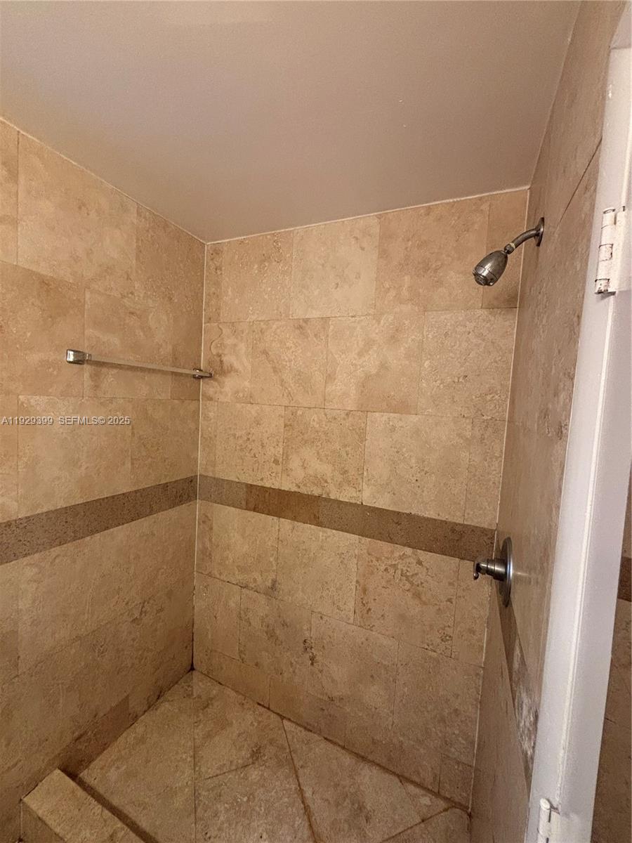 LINCOLN SUB - Residential Lease