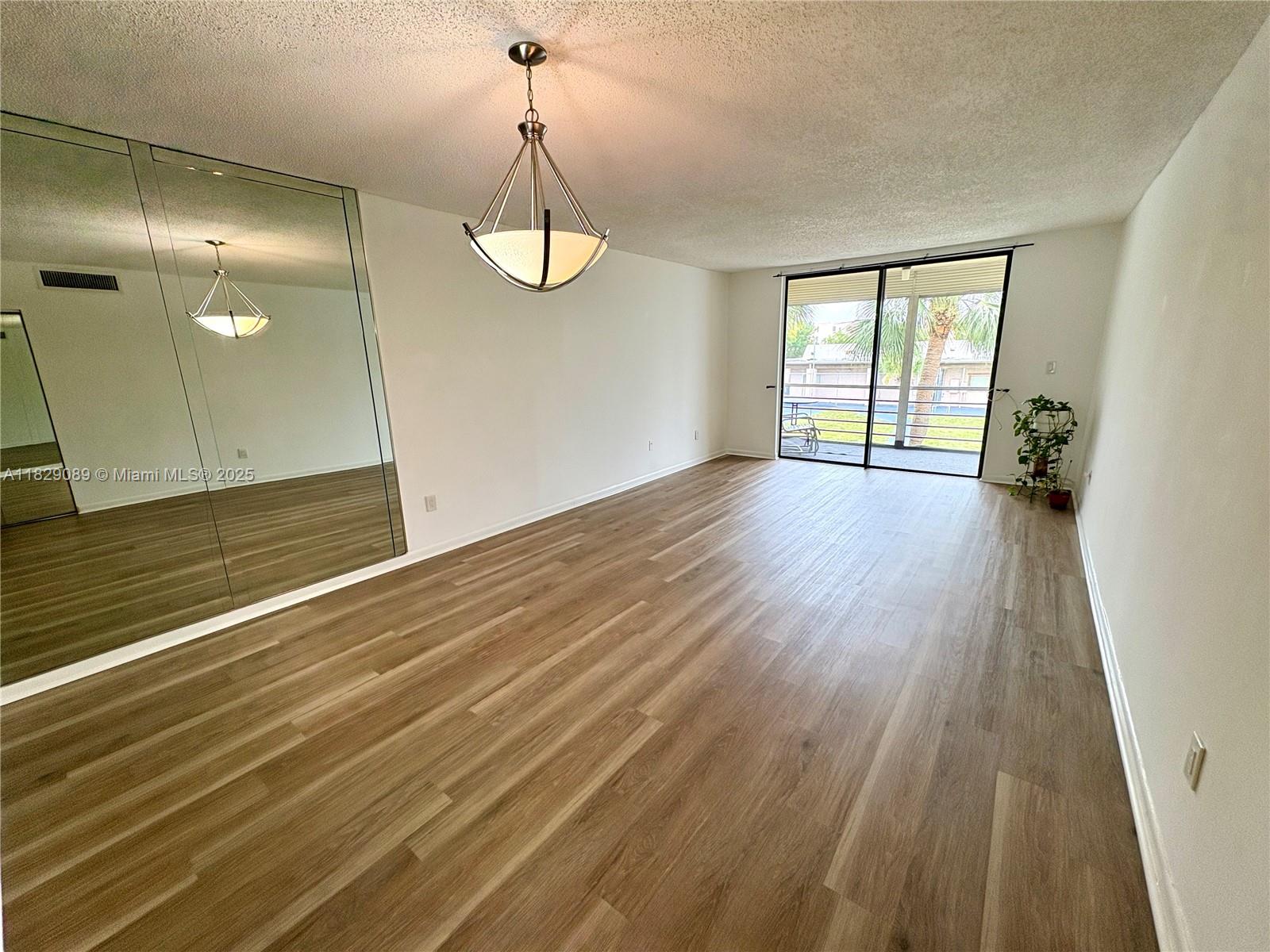 2860 Somerset Dr 211K, Lauderdale Lakes, FL, 33311/$98,000 1 2860 Somerset Dr 211K