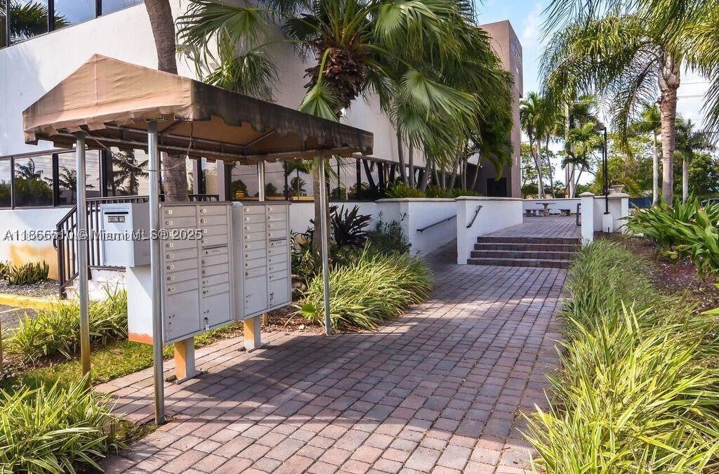 5600 SW 135th Ave