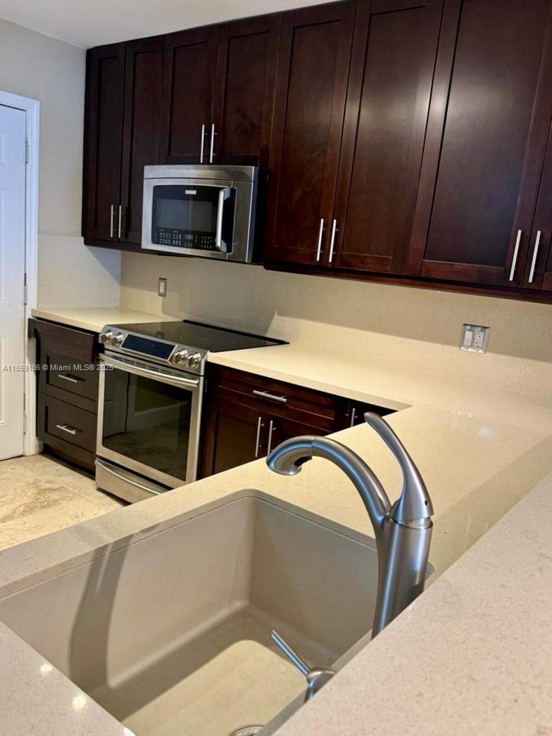 Charming 1-Bedroom in Community with Amenities
Lovely 1BR/1BA condo on the 1st floor featuring tile floors throughout and in-unit washer & dryer. updated appliances, Water and sewer are included in the rent. Excellent location1 closed to Aventura and all great areas!
HOA approval takes around 30 days. Move-in with first month, last month, and one month security deposit.