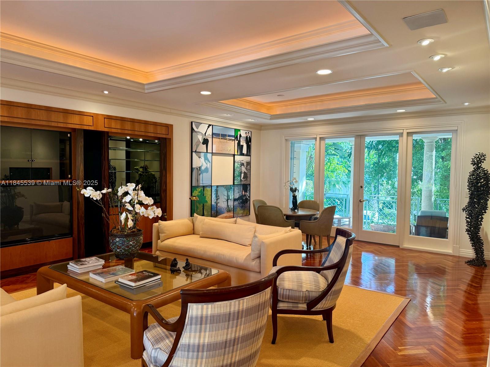 BAYSHORE VILLAS - Residential