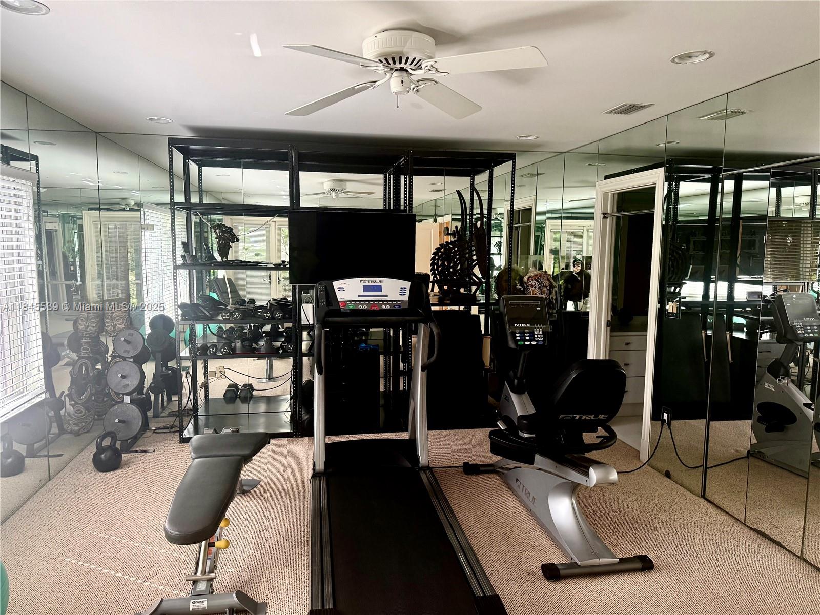 BAYSHORE VILLAS - Residential