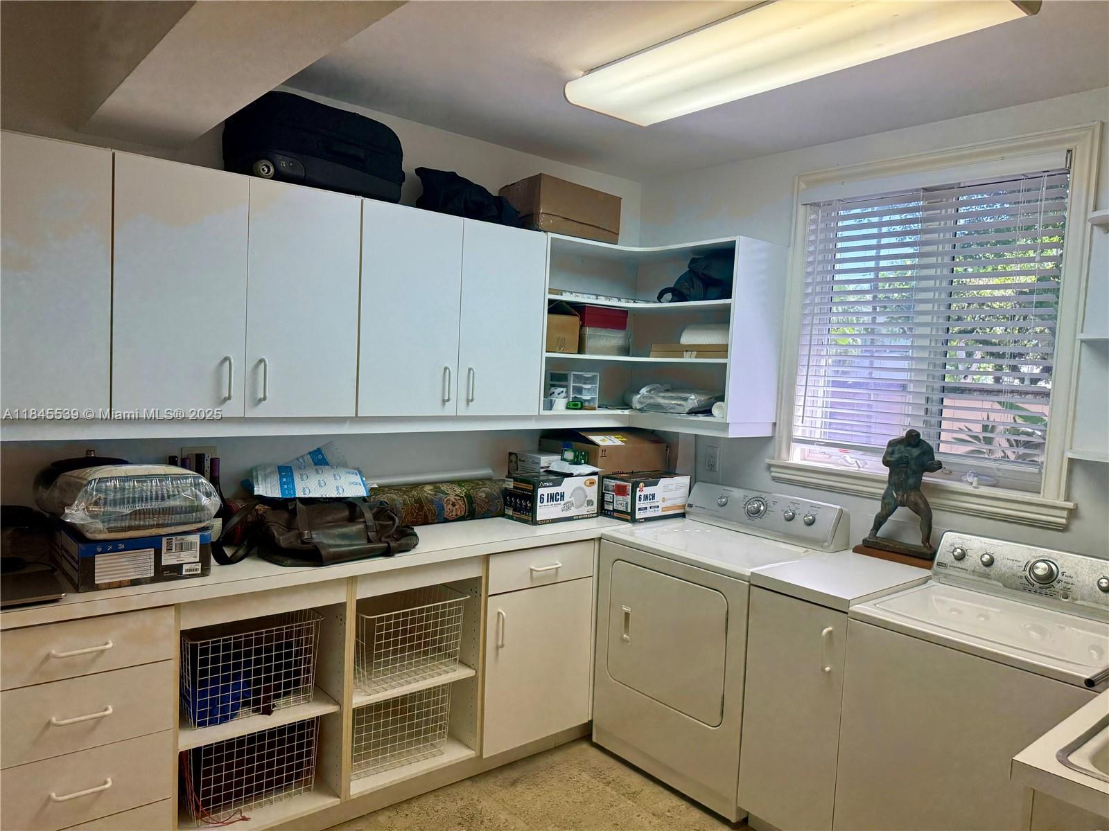 BAYSHORE VILLAS - Residential