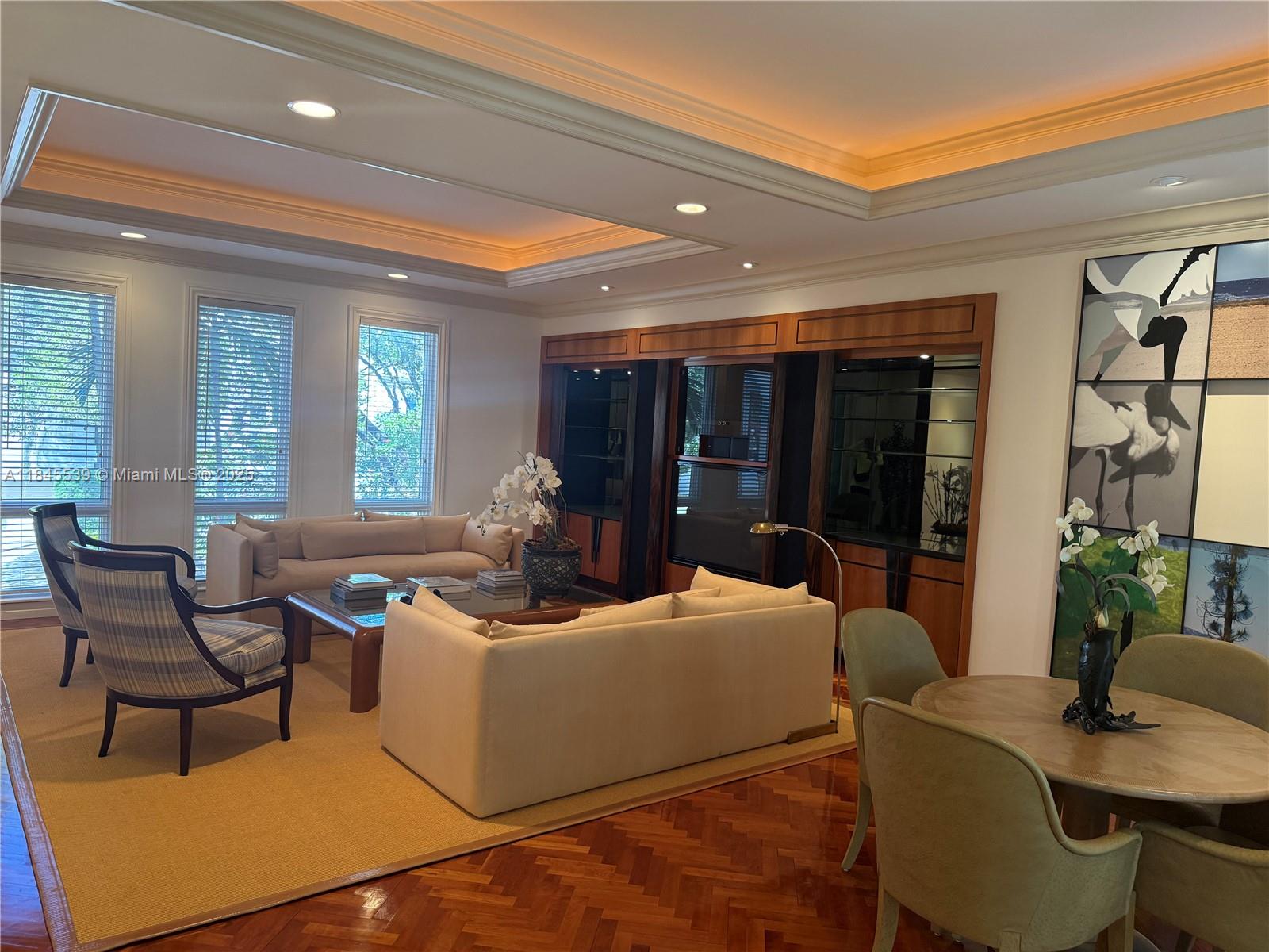 BAYSHORE VILLAS - Residential