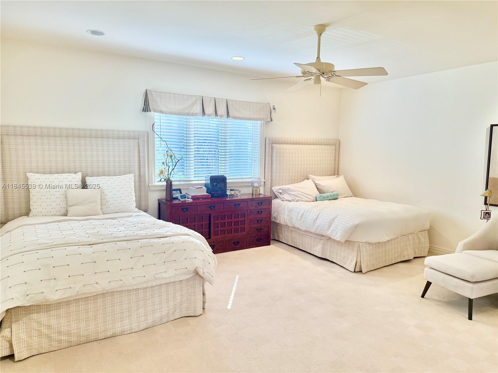 BAYSHORE VILLAS - Residential