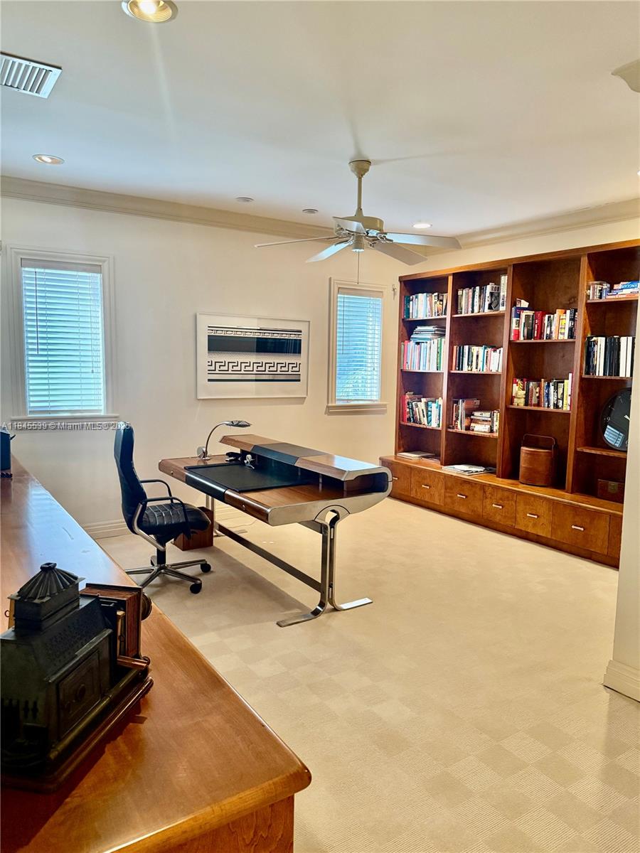 BAYSHORE VILLAS - Residential