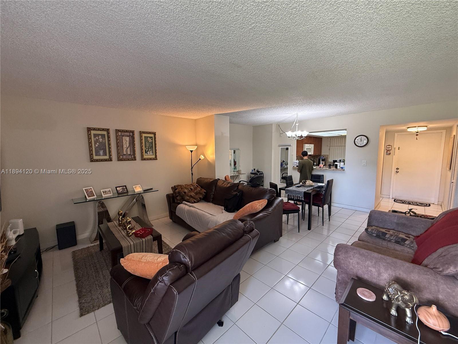 VISTA DEL LAGO CONDO PH I - Residential Lease