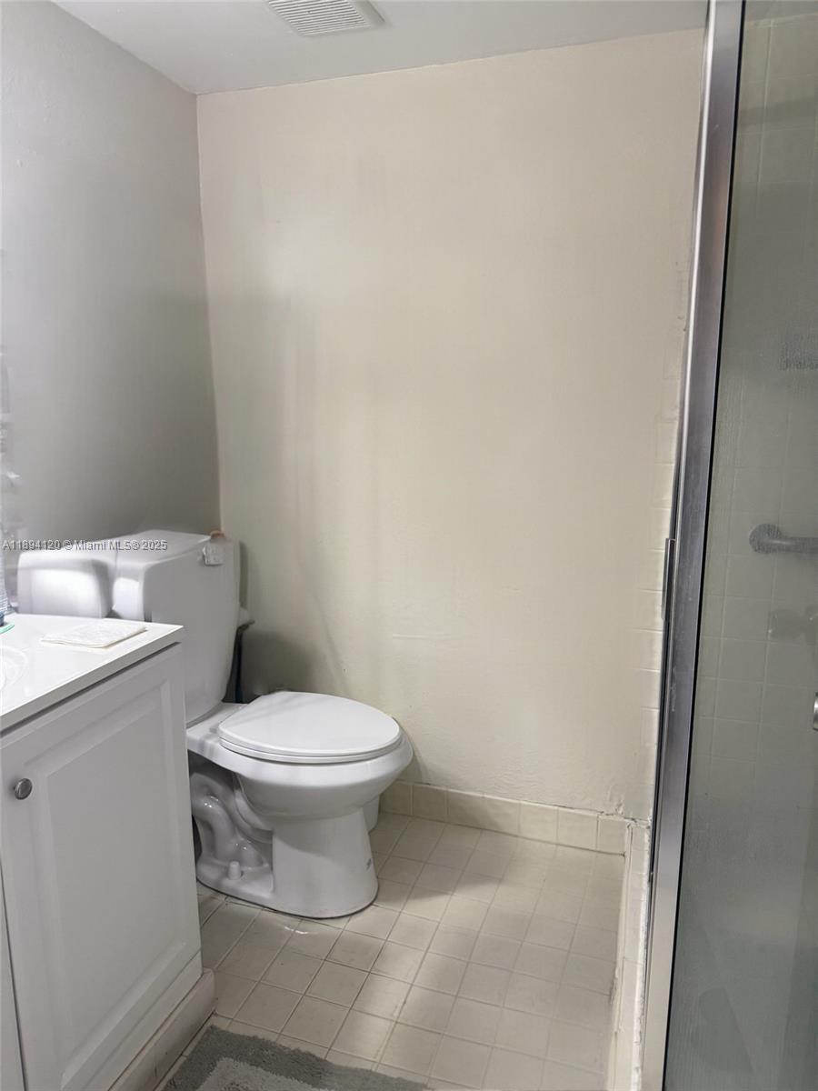 VISTA DEL LAGO CONDO PH I - Residential Lease