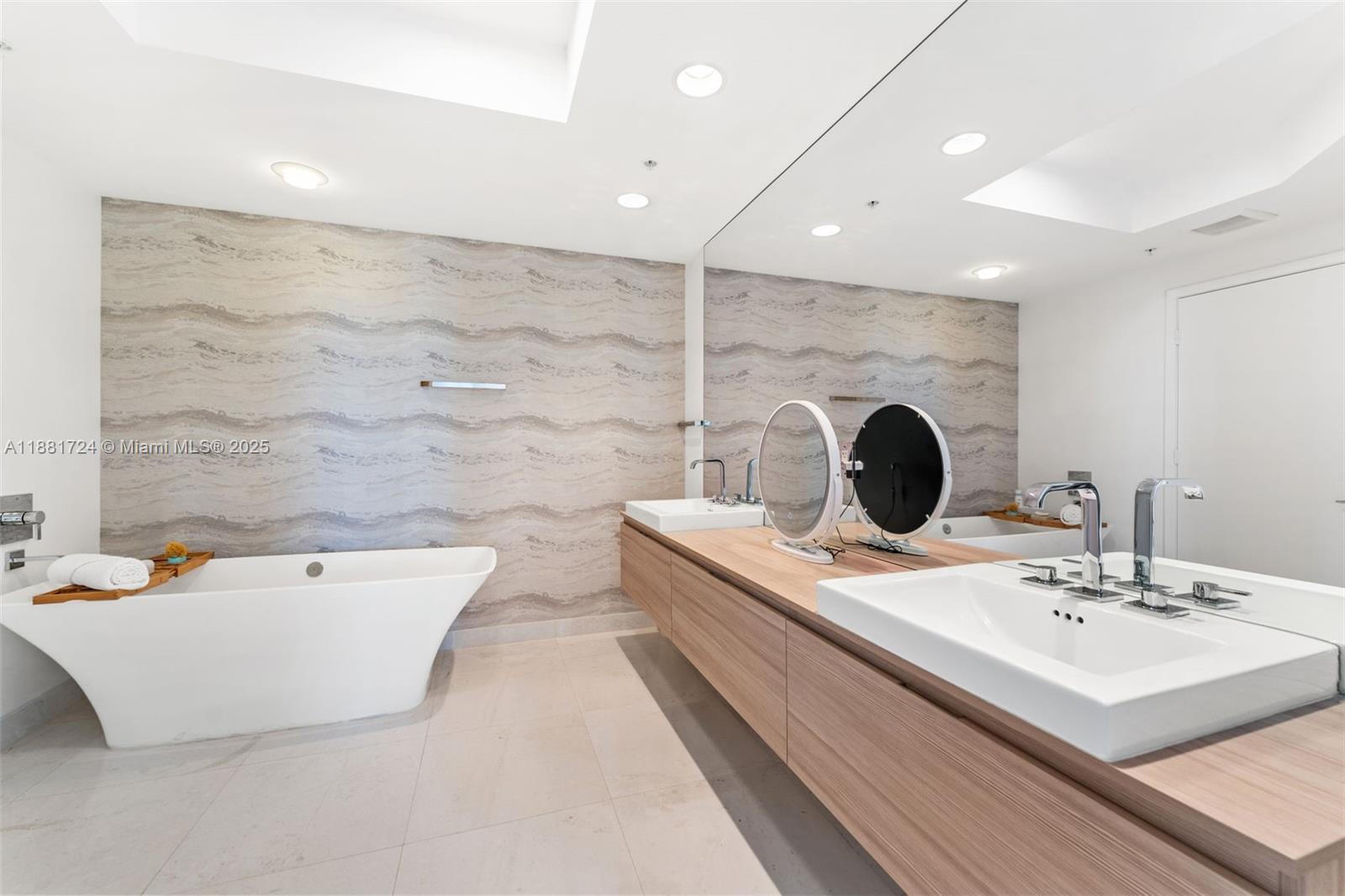 MARINA PALMS RESIDENCES S - Residential Lease
