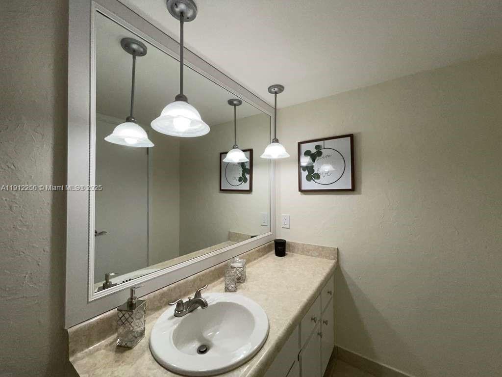 NO 5 PALM-AIRE COUNTRY CL - Residential Lease