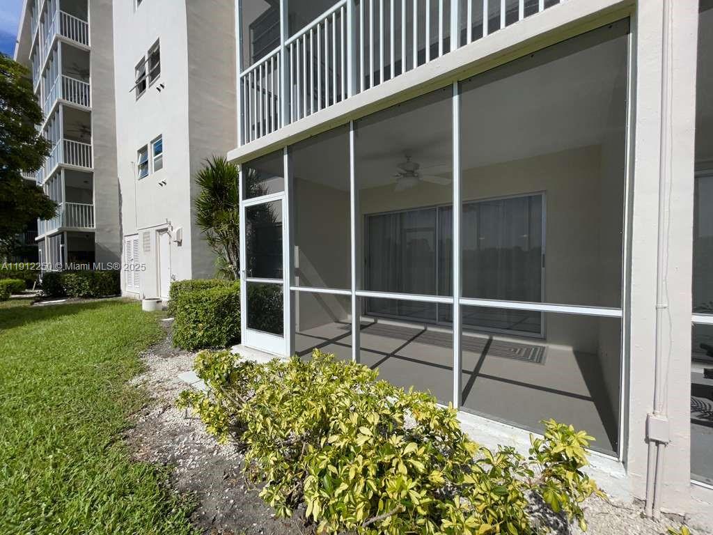 NO 5 PALM-AIRE COUNTRY CL - Residential Lease