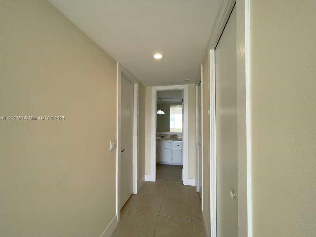 NO 5 PALM-AIRE COUNTRY CL - Residential Lease