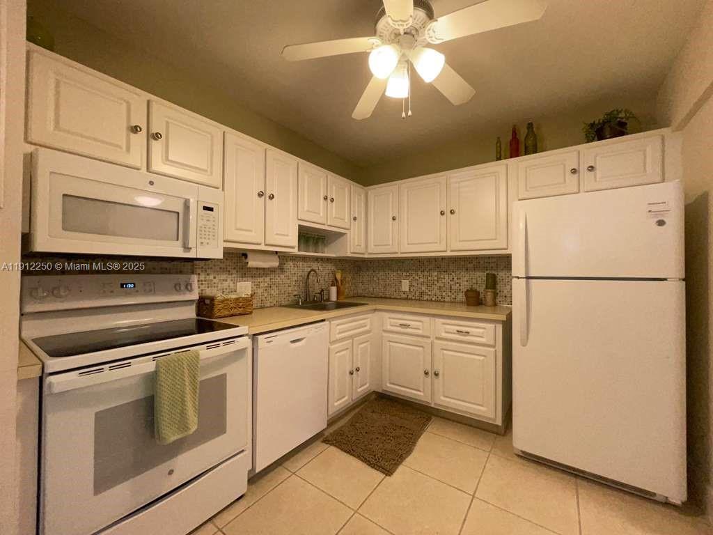 NO 5 PALM-AIRE COUNTRY CL - Residential Lease