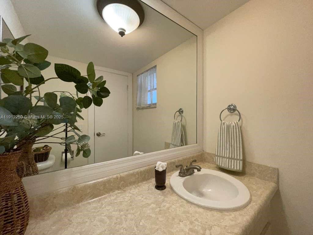 NO 5 PALM-AIRE COUNTRY CL - Residential Lease