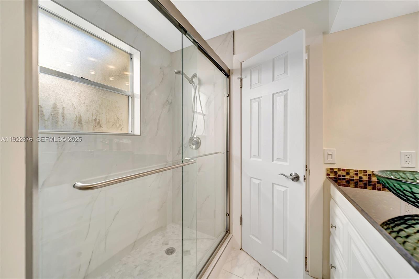 HAWKES BLUFF - Residential