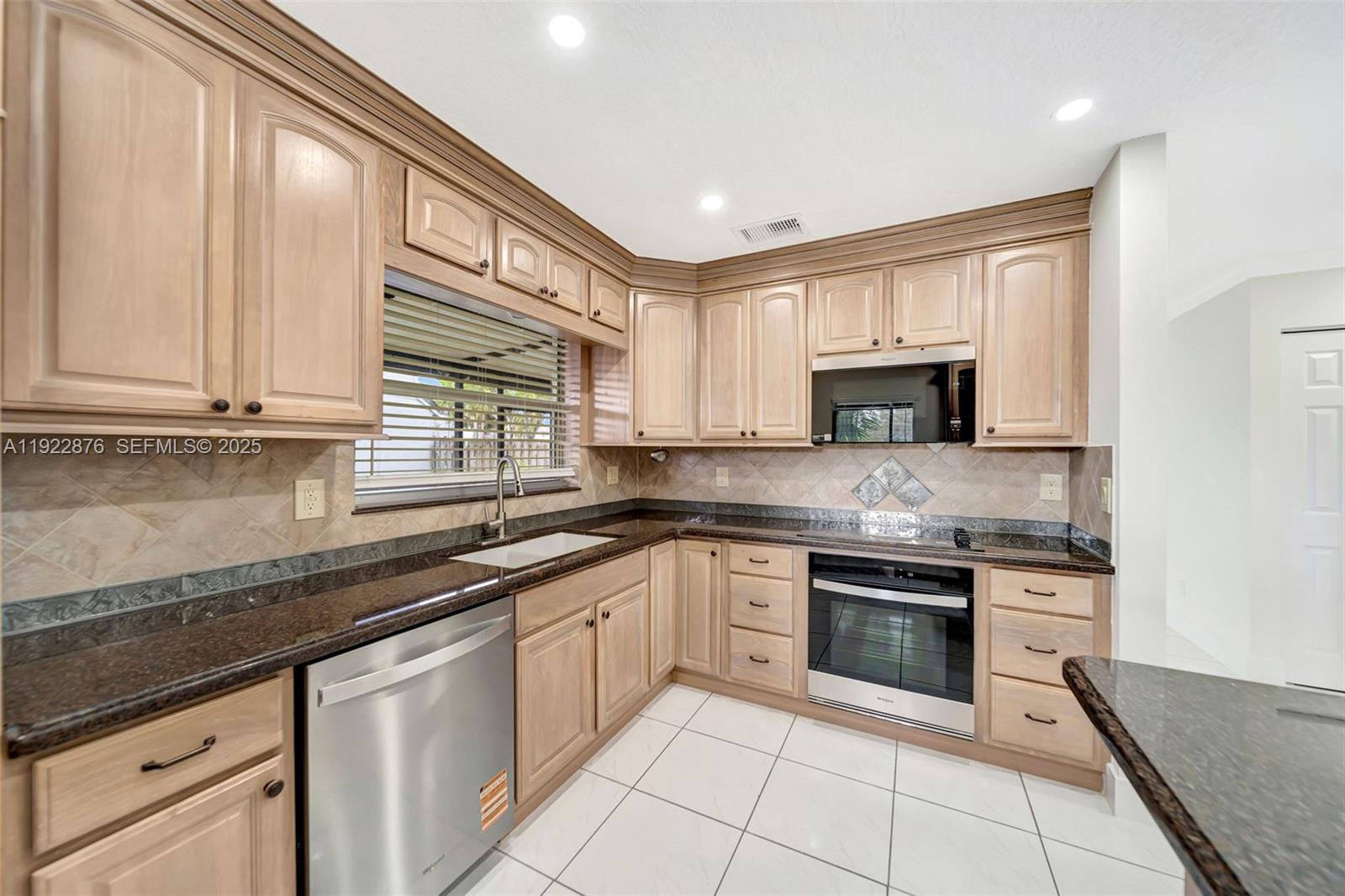 HAWKES BLUFF - Residential