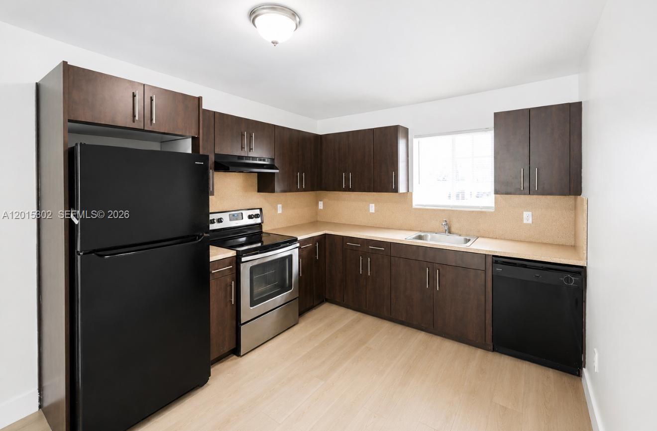 REV PL SEC 2 CC ESTATES - Residential Lease