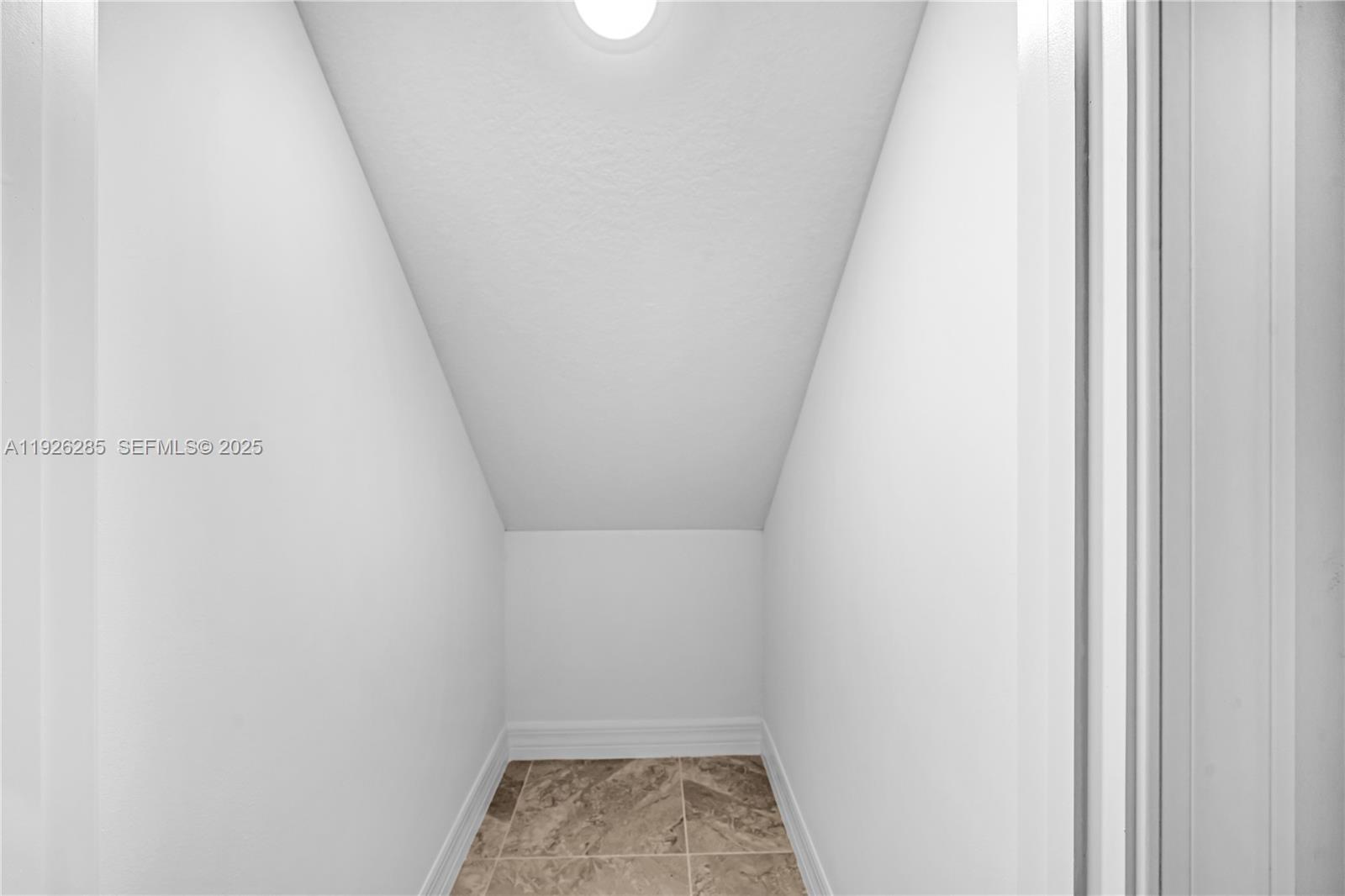 AMERICAN EXPRESS TRACT - Residential Lease