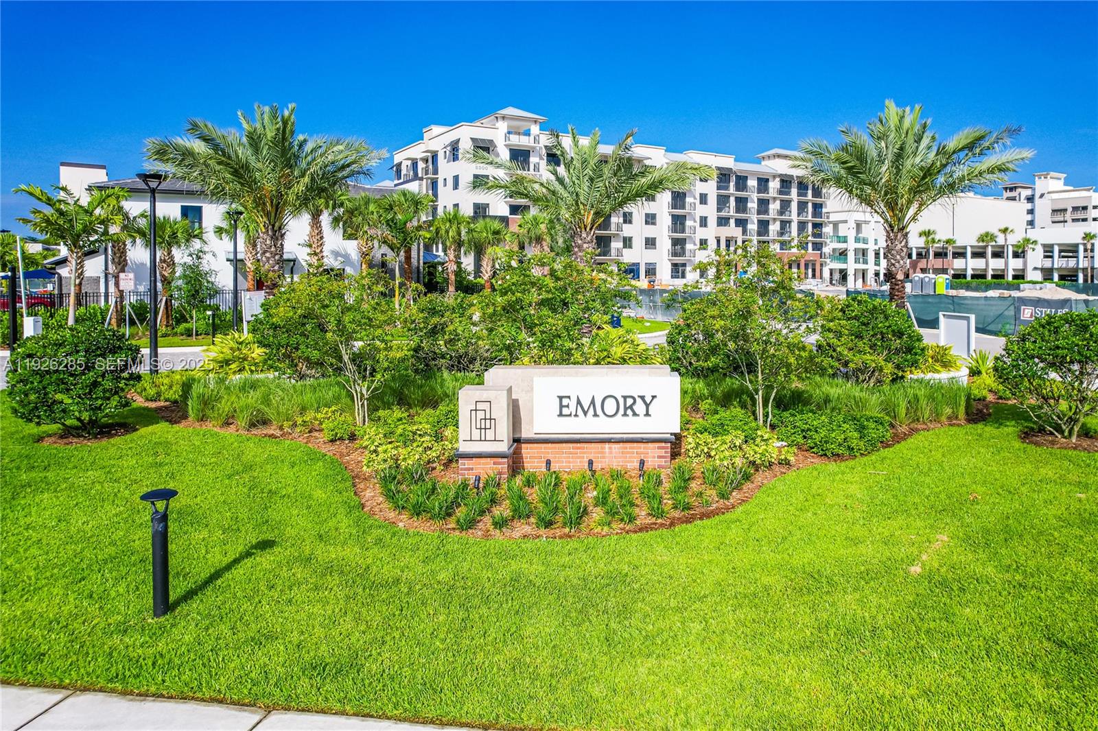 AMERICAN EXPRESS TRACT - Residential Lease