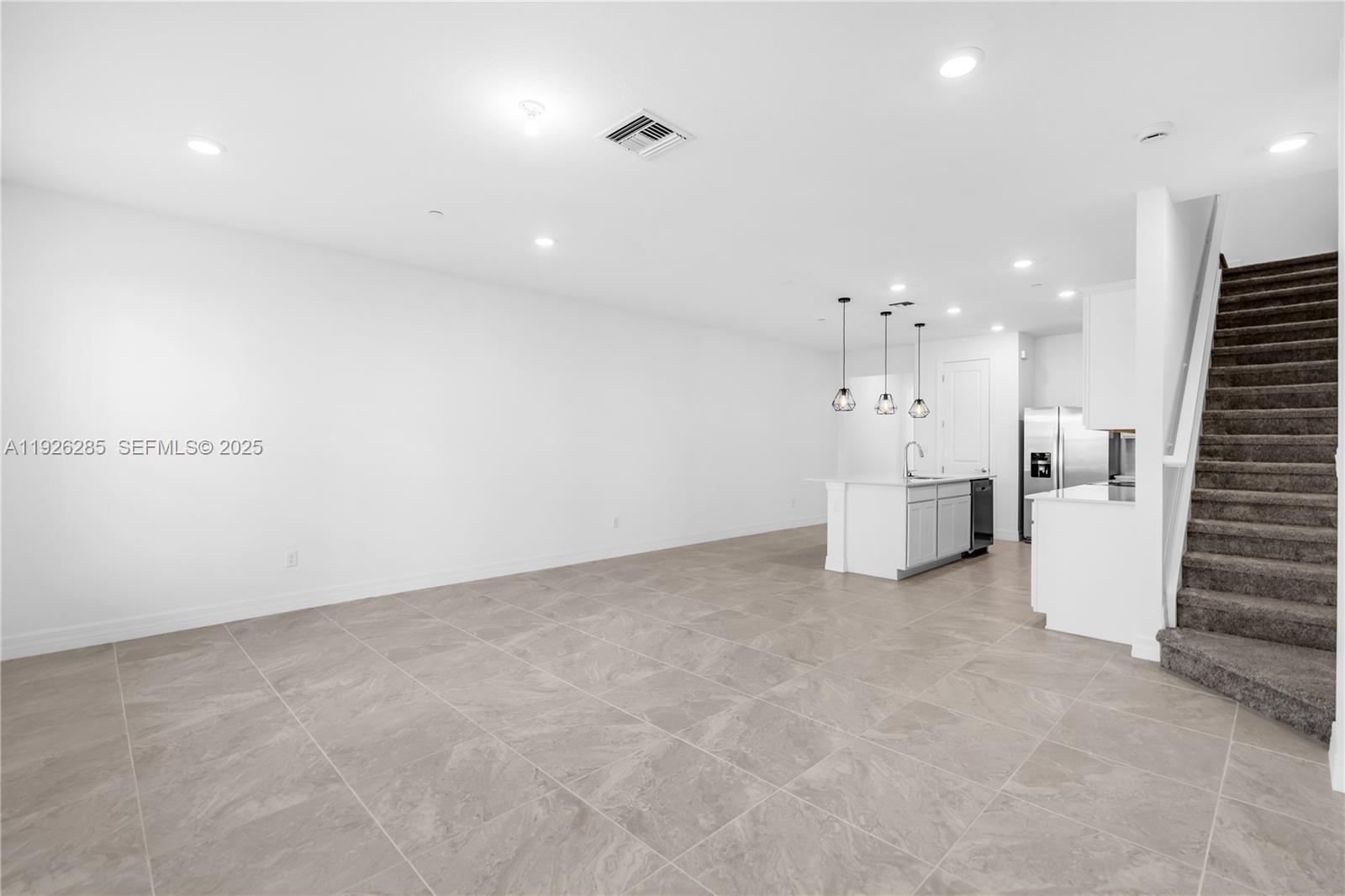 AMERICAN EXPRESS TRACT - Residential Lease