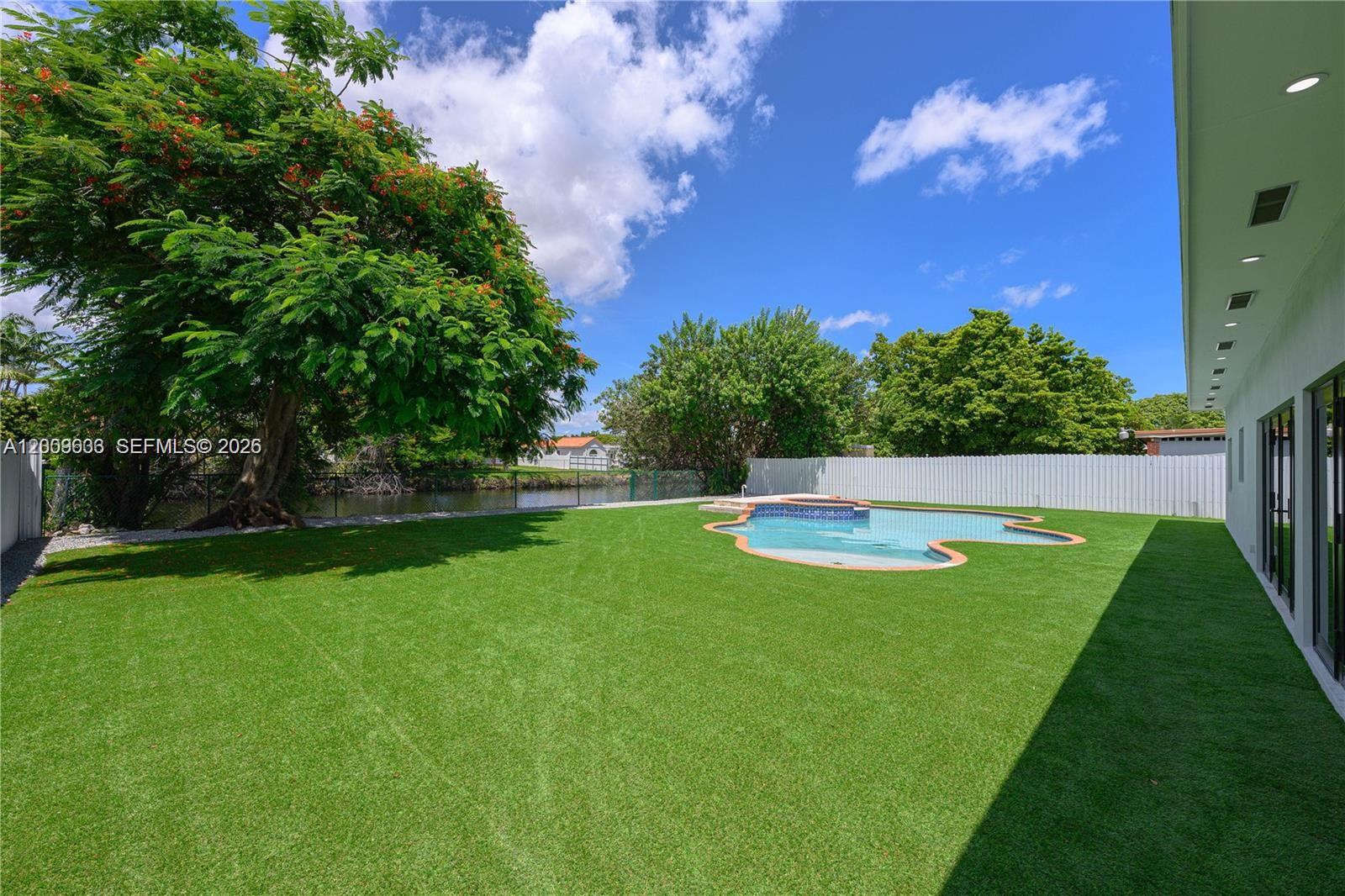 SOUTHERN ESTS - Residential