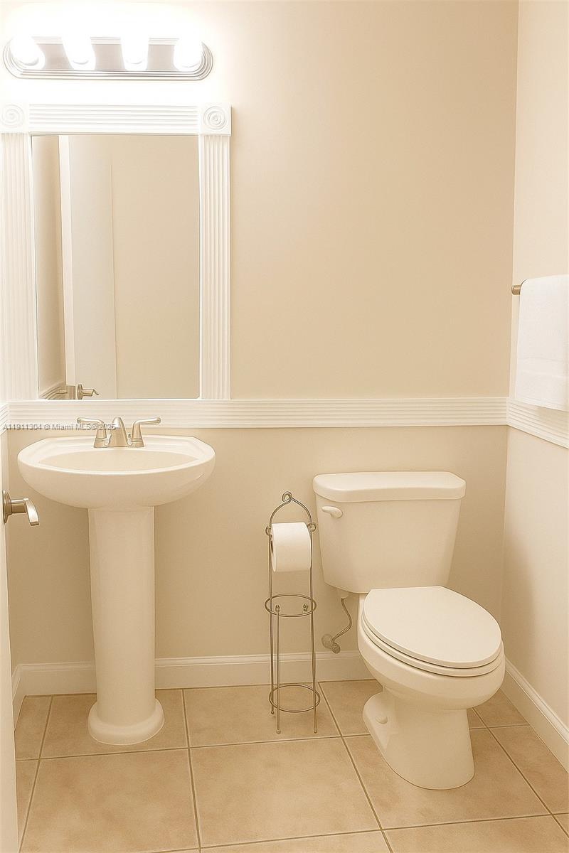 SPYGLASS CONDOMINIUM 1 - Residential