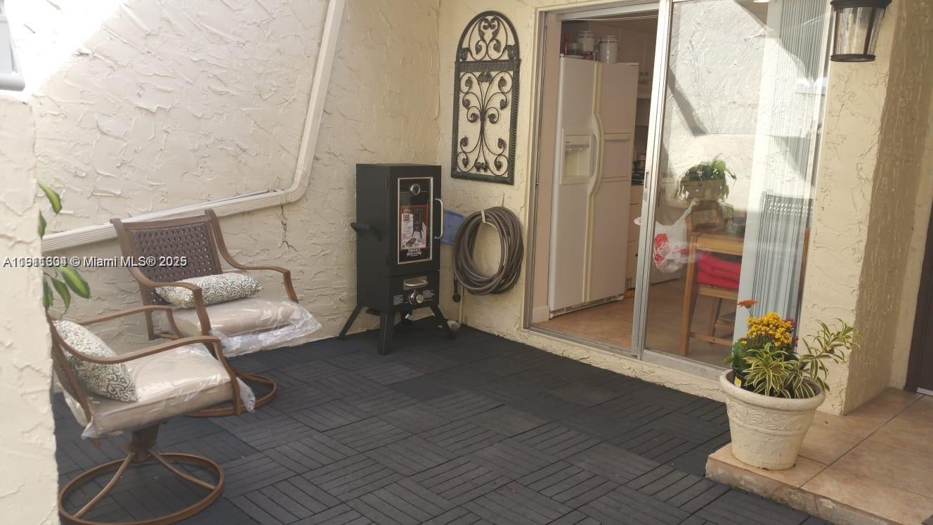 SPYGLASS CONDOMINIUM 1 - Residential