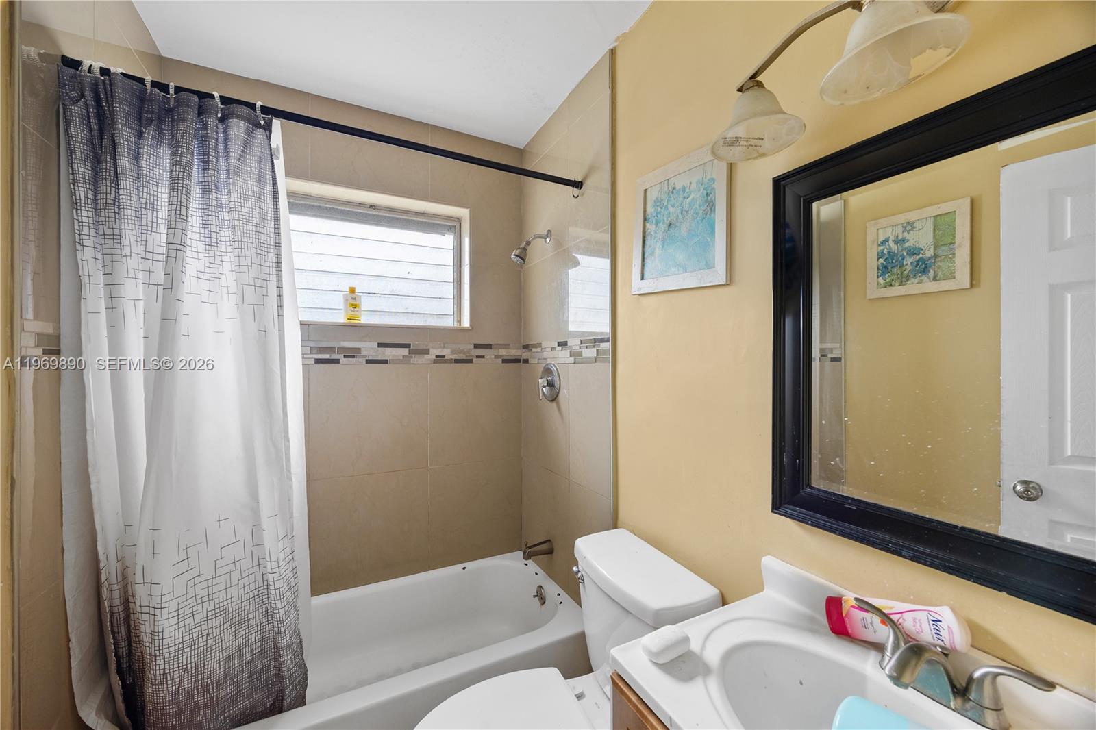 BONNIE LOCH - Residential