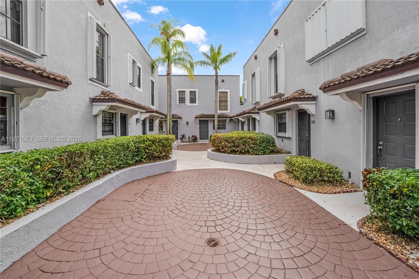 PEMBROKE LAKES SECTION EI - Residential