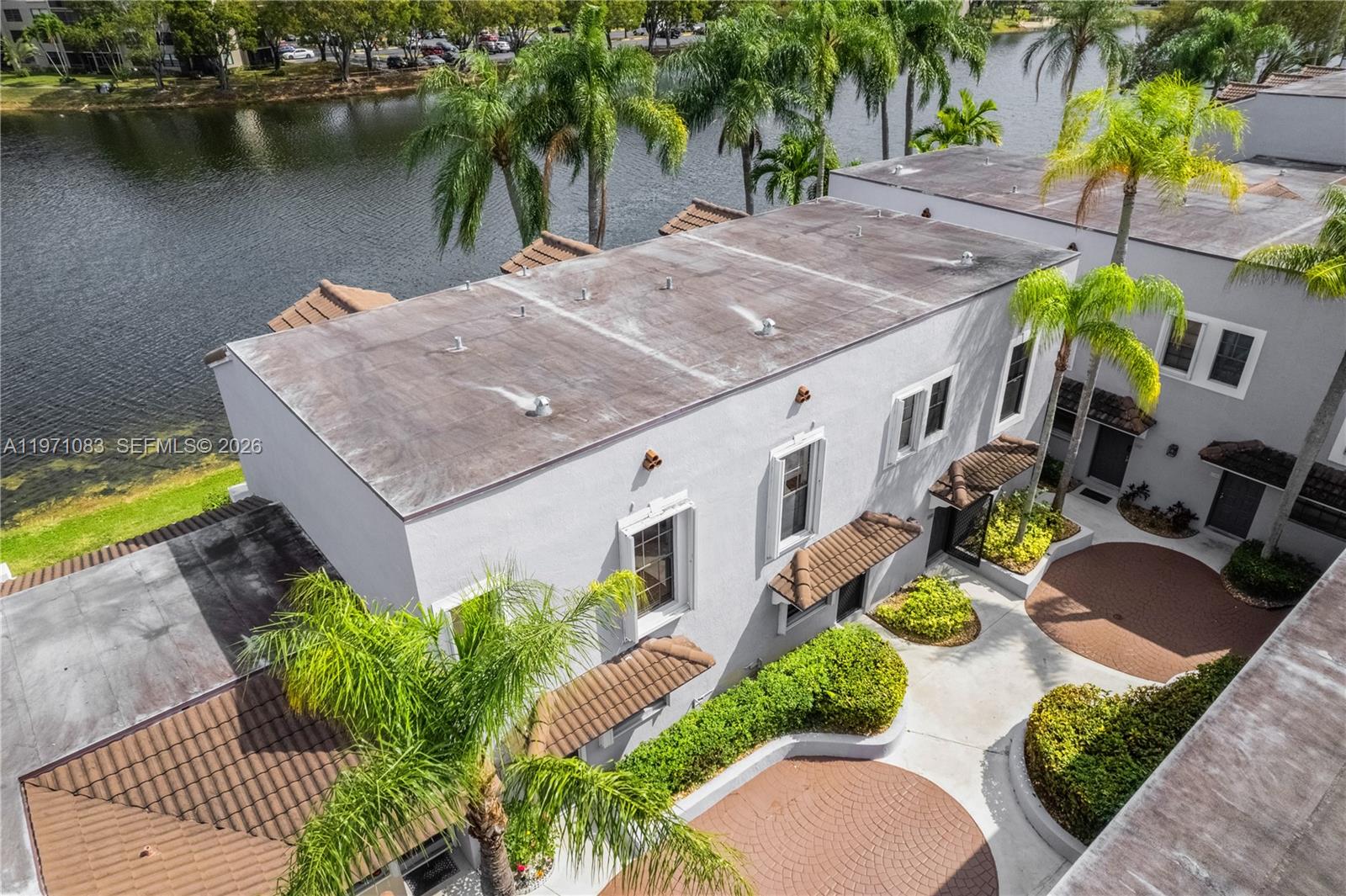 PEMBROKE LAKES SECTION EI - Residential