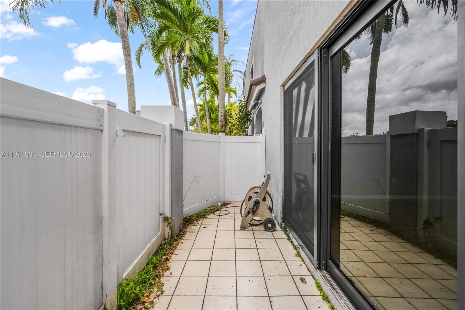 PEMBROKE LAKES SECTION EI - Residential