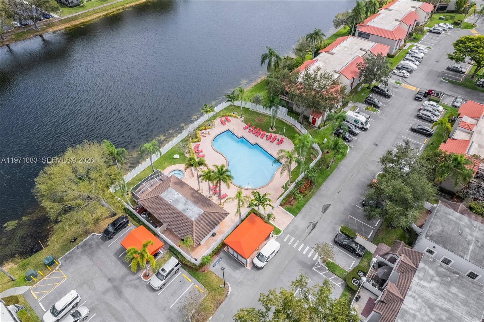 PEMBROKE LAKES SECTION EI - Residential