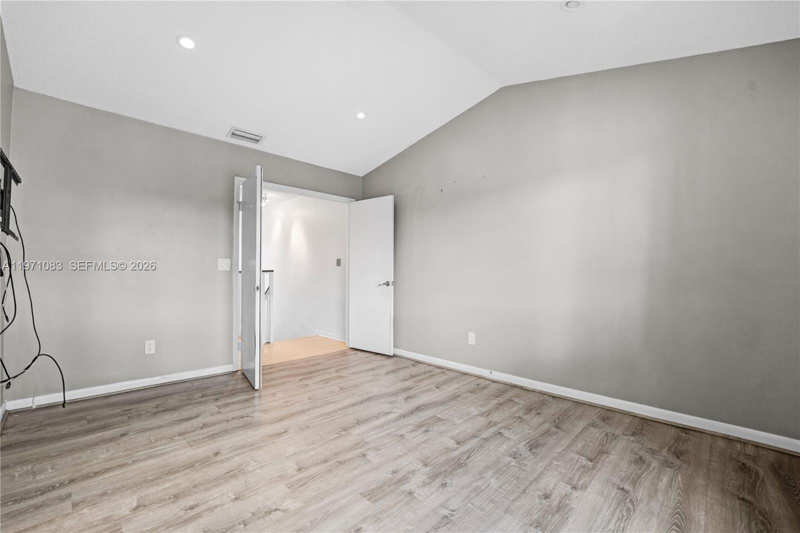 PEMBROKE LAKES SECTION EI - Residential