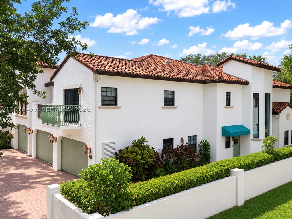 Photo of 2908 Hidden Harbour Ct #2908, Dania Beach, FL 33312 (MLS # A12078477)