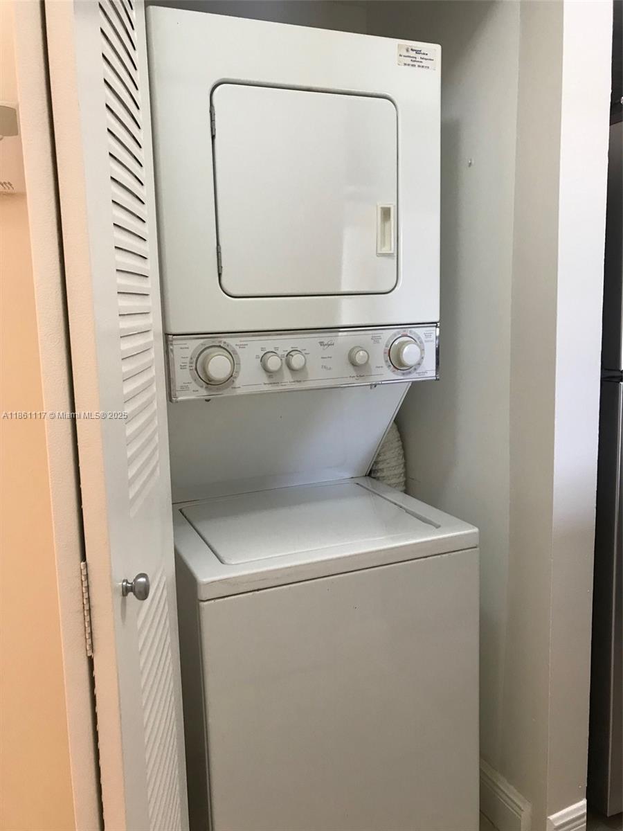 ROYAL PALM PLACE - Residential