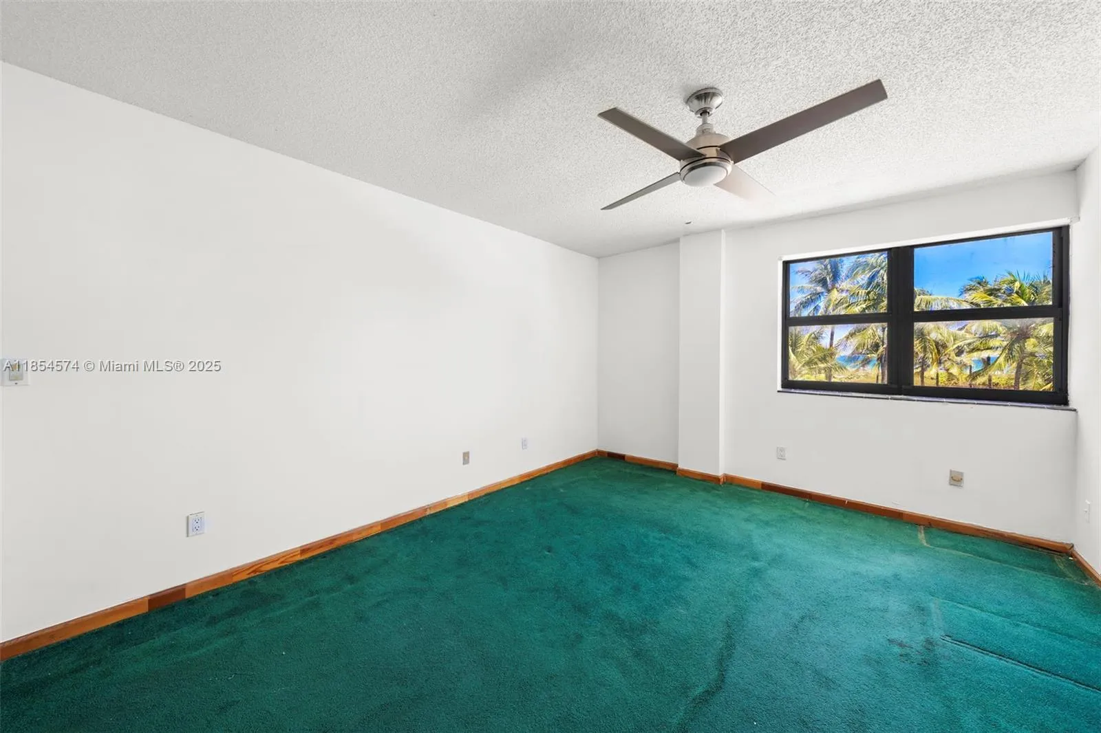Miami Beach, Florida 33139, United States, 1 Bedroom Bedrooms, ,1 BathroomBathrooms,Residential,Pending,187307