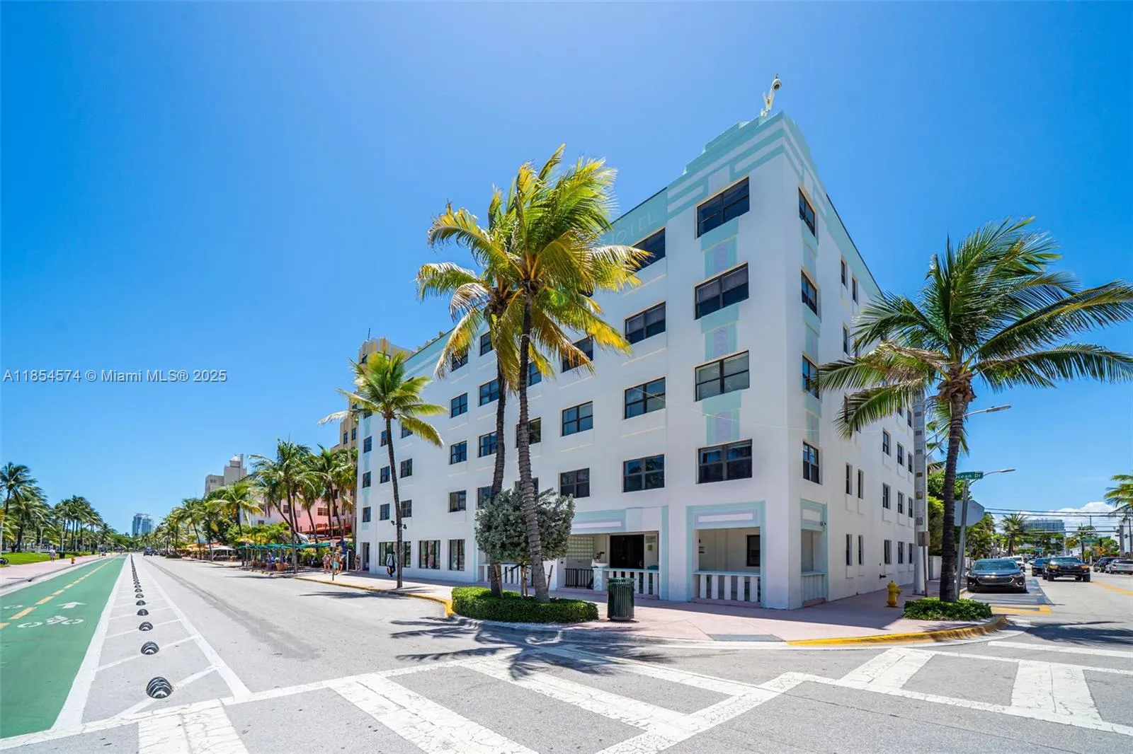 Miami Beach, Florida 33139, United States, 1 Bedroom Bedrooms, ,1 BathroomBathrooms,Residential,Pending,187307