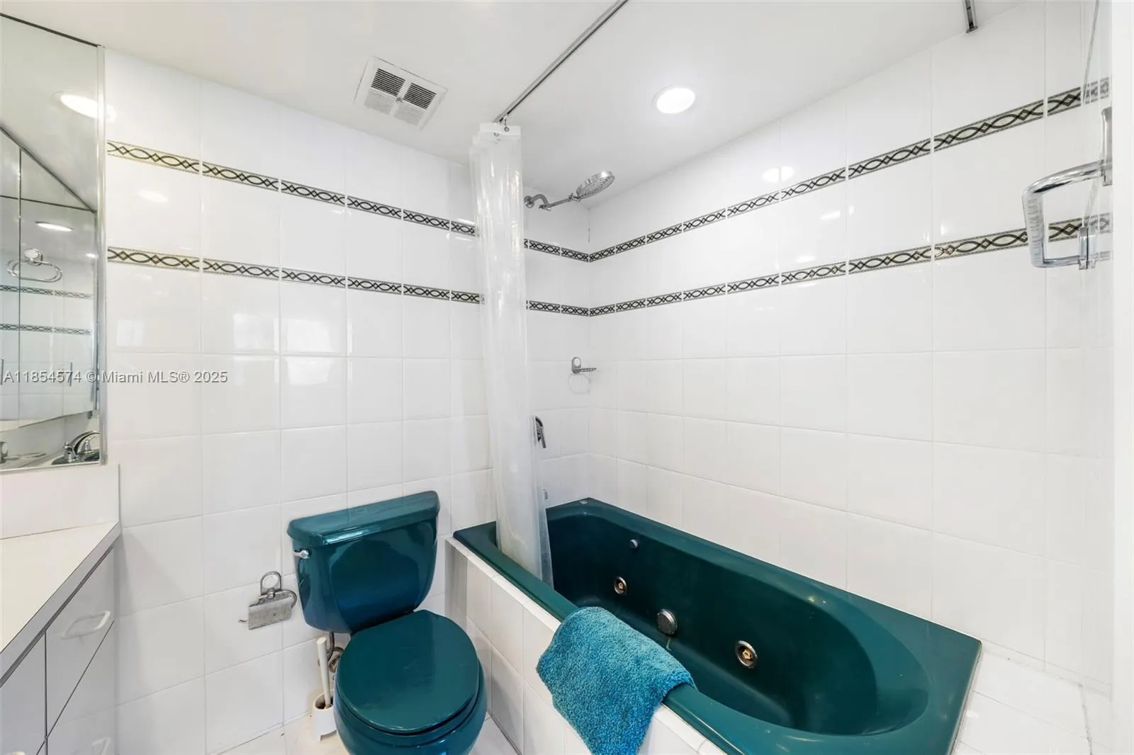 Miami Beach, Florida 33139, United States, 1 Bedroom Bedrooms, ,1 BathroomBathrooms,Residential,Pending,187307